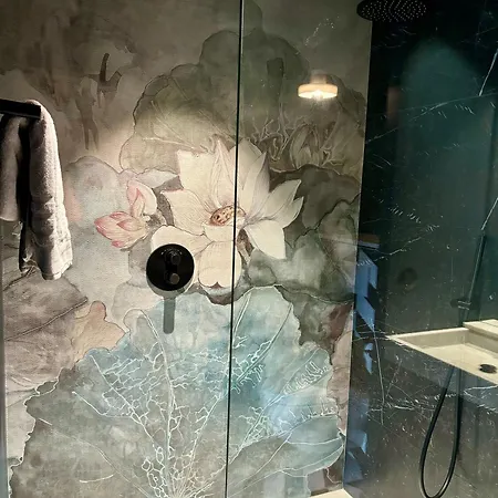 Duplex Moderne 2 Entre Et Commerces ! וימרה