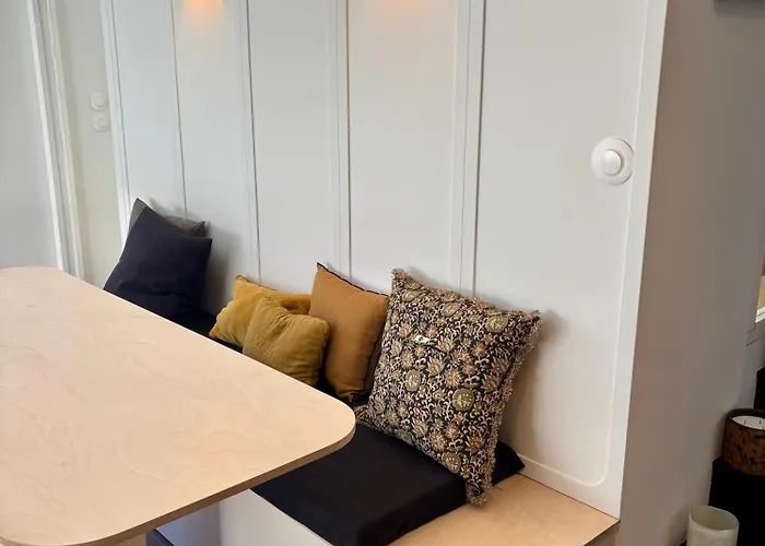 Duplex Moderne 2 Entre Et Commerces ! *